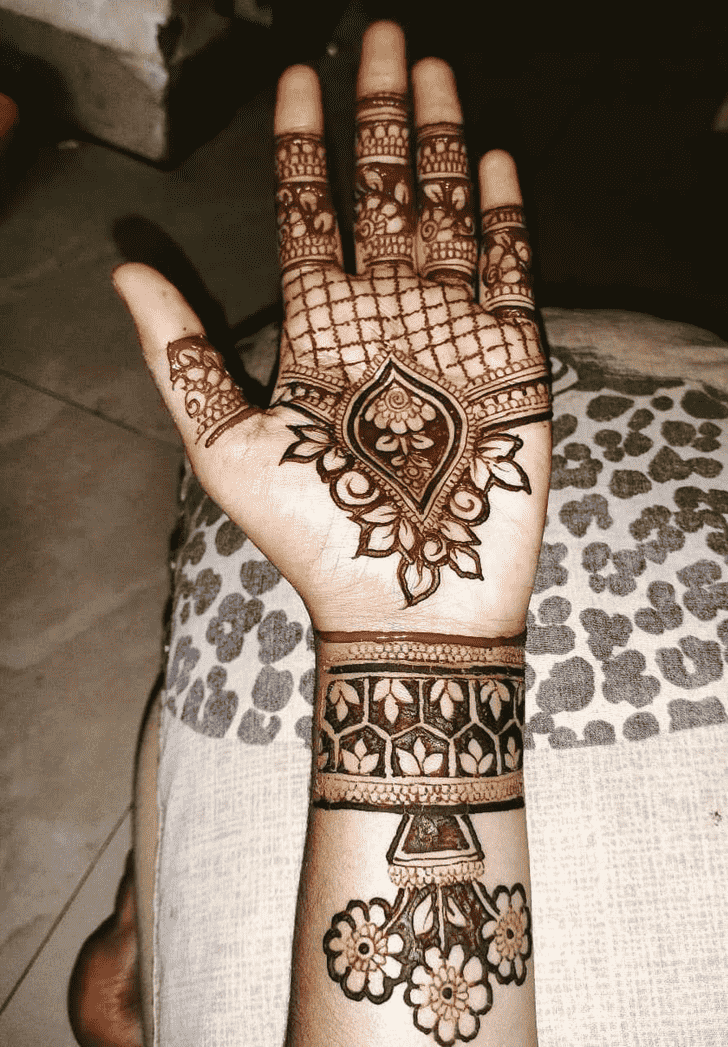 Delicate Visakhapatnam Henna Design