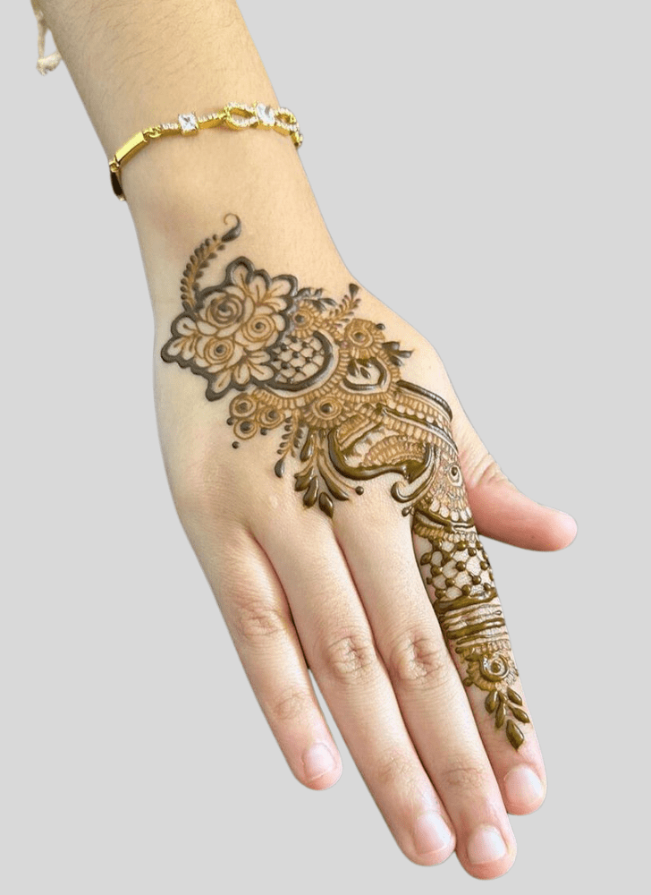 Ideal Vrindavan Henna Design