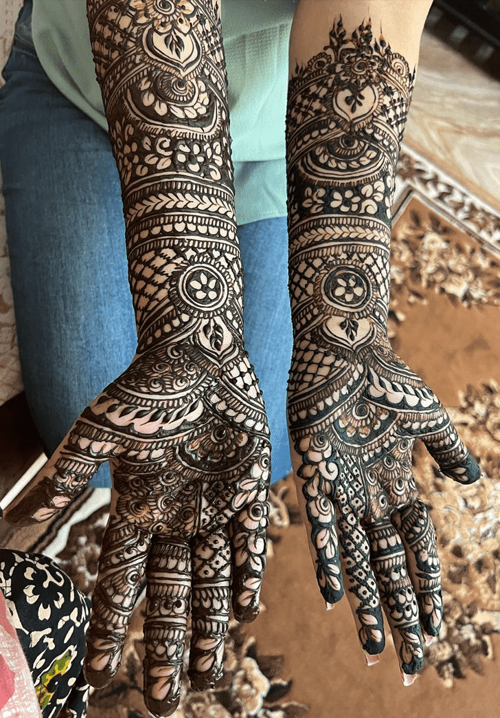 Delicate Wedding Henna Design