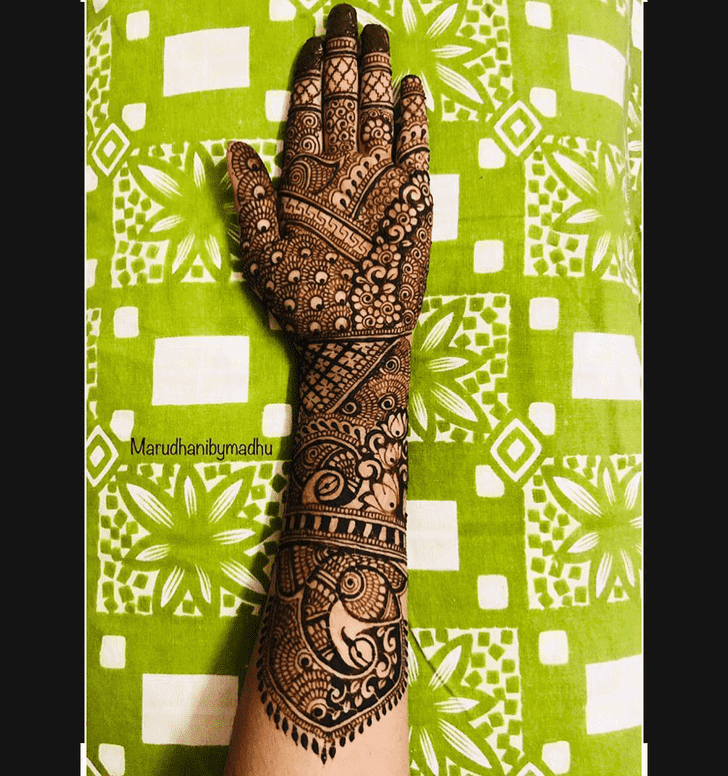 Refined Wedding Henna Design