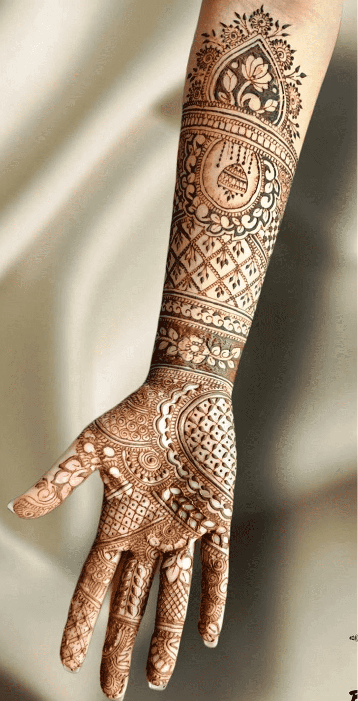Shapely Wedding Henna Design