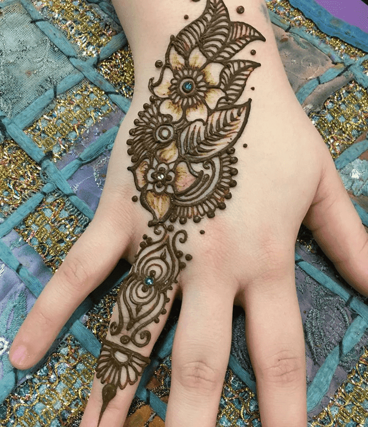 Appealing Western Henna Design