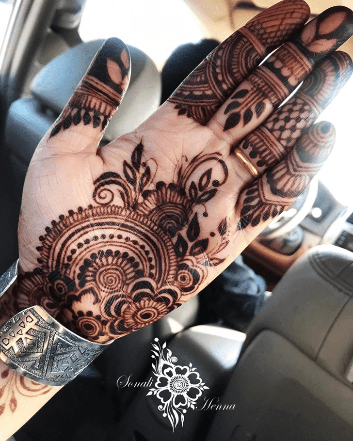 Exquisite Western Henna Design