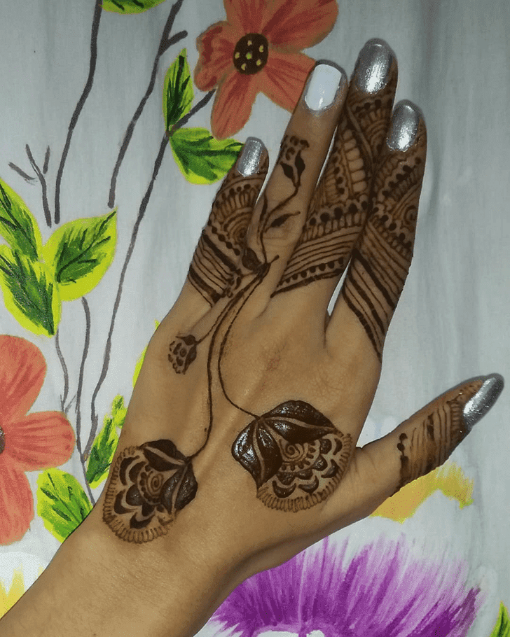 Fascinating Western Henna Design