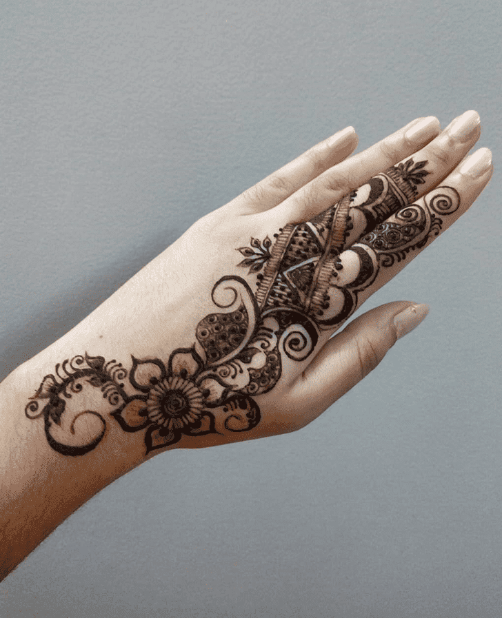 Fetching Western Henna Design