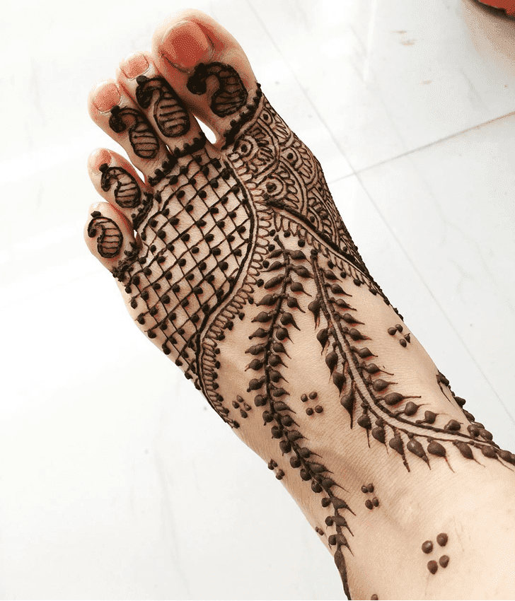Gorgeous Western Henna Design