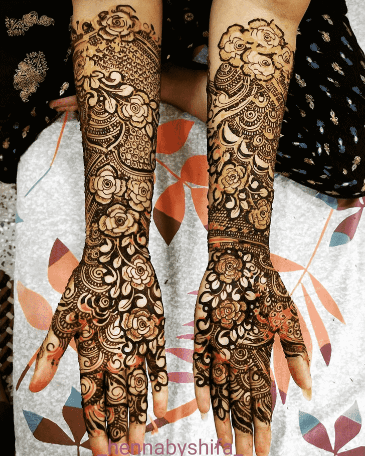 Alluring Women Henna design