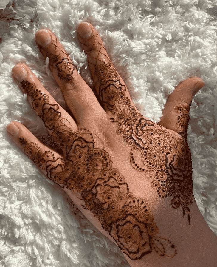 Dazzling Women Henna design