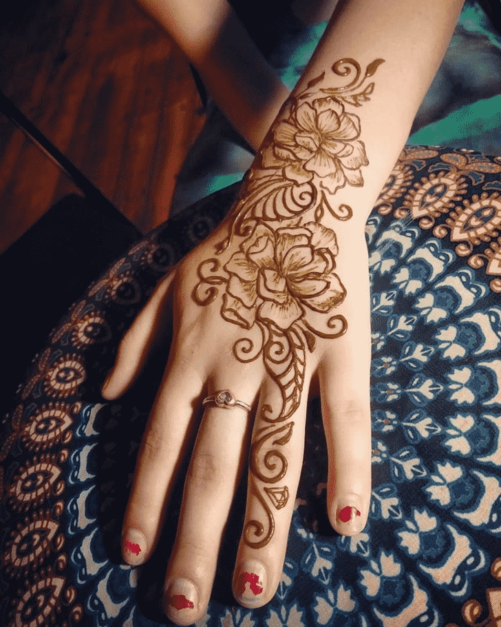 Women Henna design