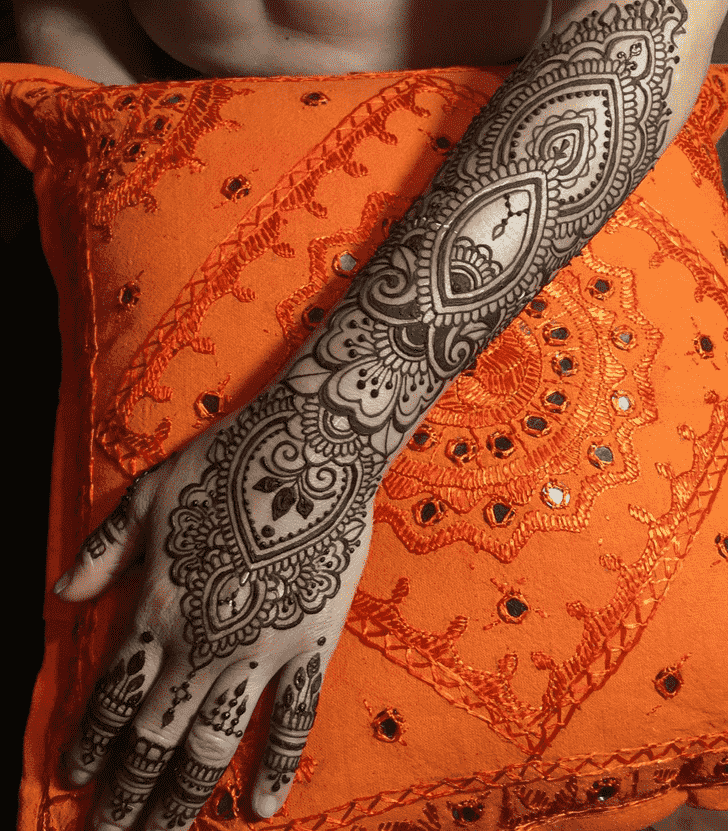 Elegant Women Henna design