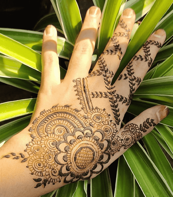 Enticing Women Henna design