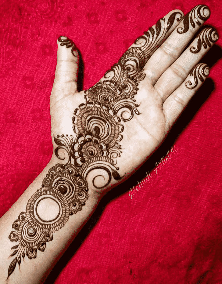 Exquisite Women Henna design