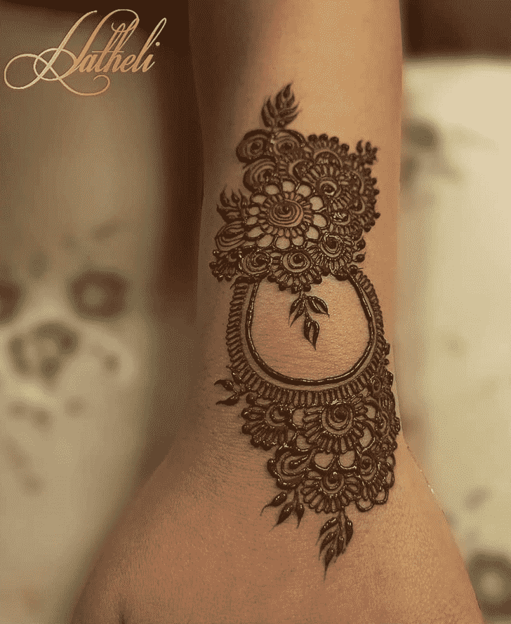 Gorgeous Women Henna design