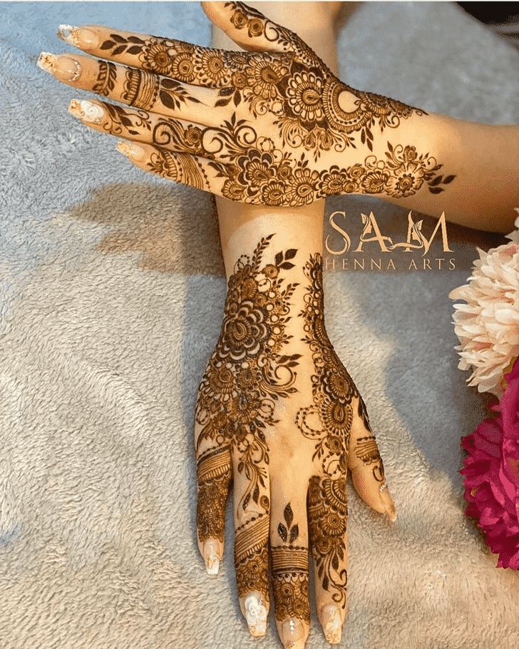 Slightly Women Henna design