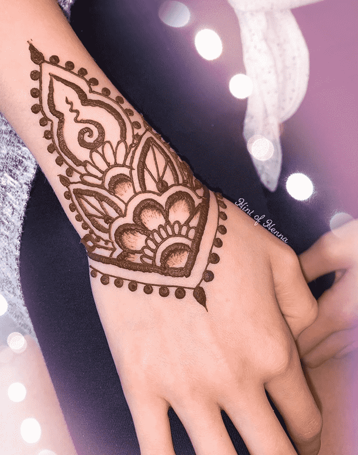 Adorable Wrist Henna design