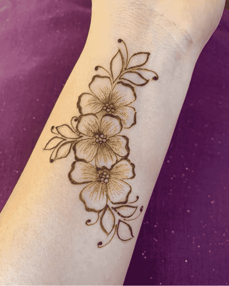 Beauteous Wrist Henna design