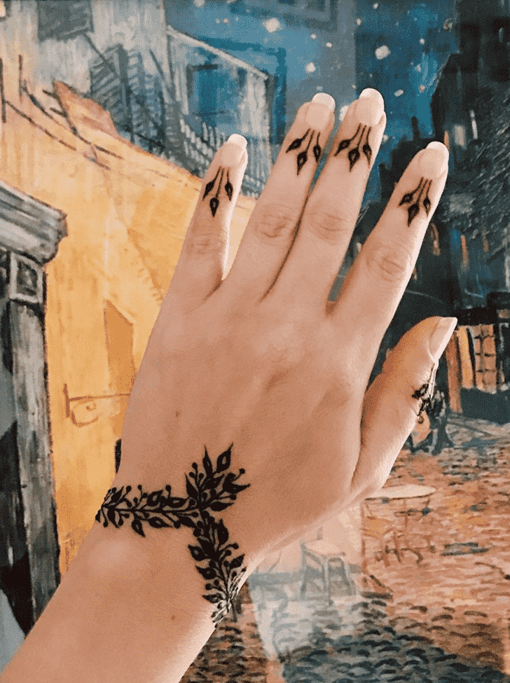 Wrist Henna design
