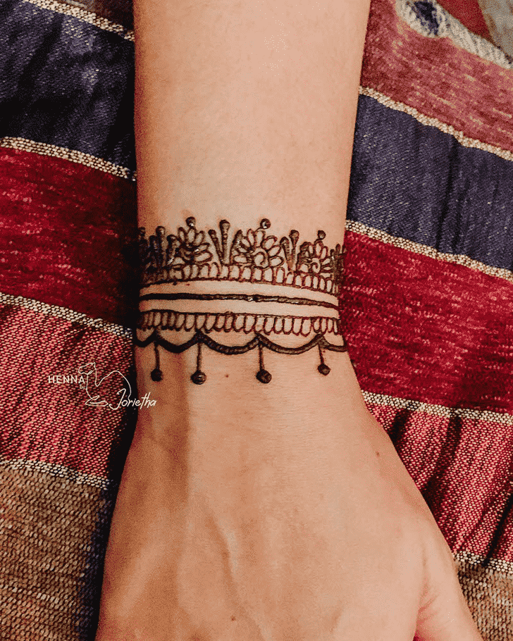 Enthralling Wrist Henna design