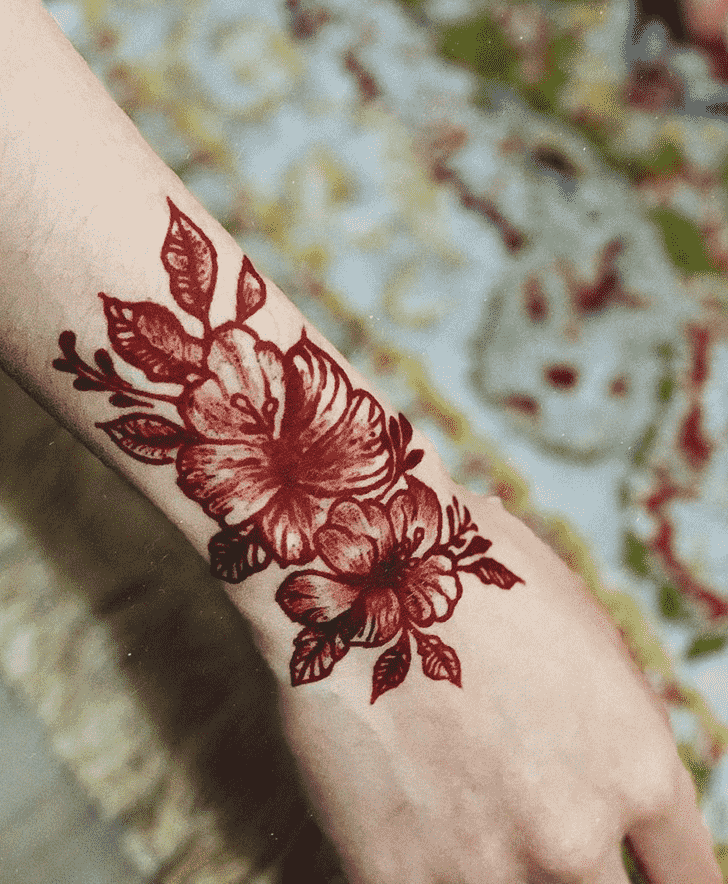 Enticing Wrist Henna design
