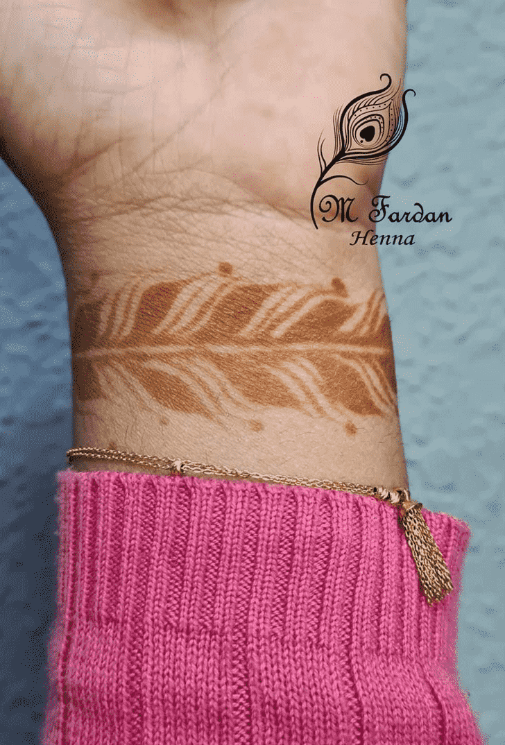 Grand Wrist Henna design