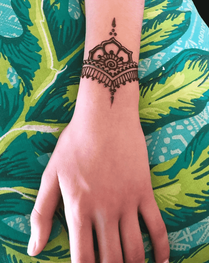 Buy Apcute Mehandi Ke Chhape Set of - 2 Piece | Henna Tattoo stencil for  Women, Girls and kids Easy to use in just 4 steps | Design No - APCUTE-H4  Online
