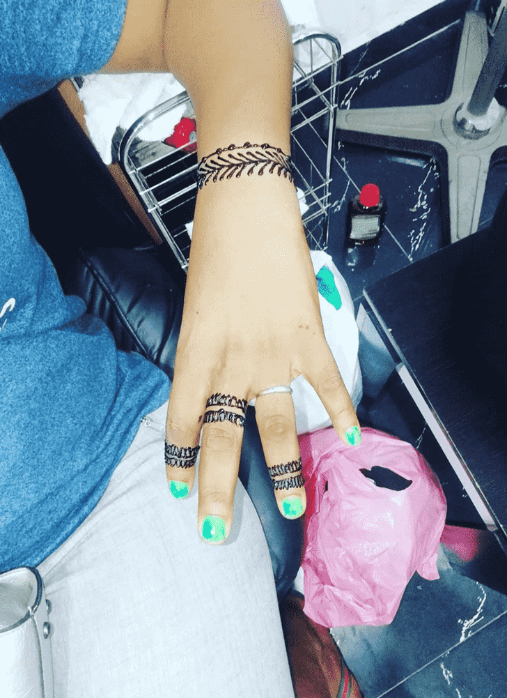latest and stylish bracelet henna design wrist henna design bracelet  mehndi  YouTube  Wrist henna Henna designs wrist Henna tattoo designs